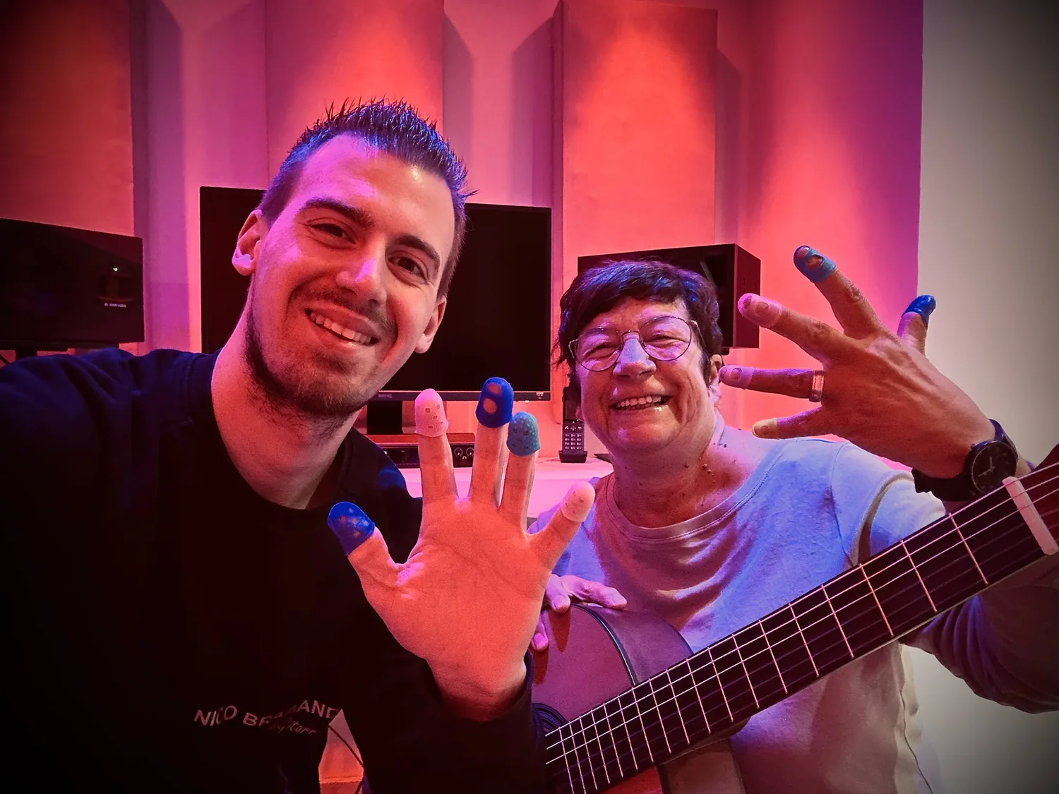 Individuelle Lösungen und Fingerkuppenschutz im Gitarrenunterricht für Kinder und Erwachsene