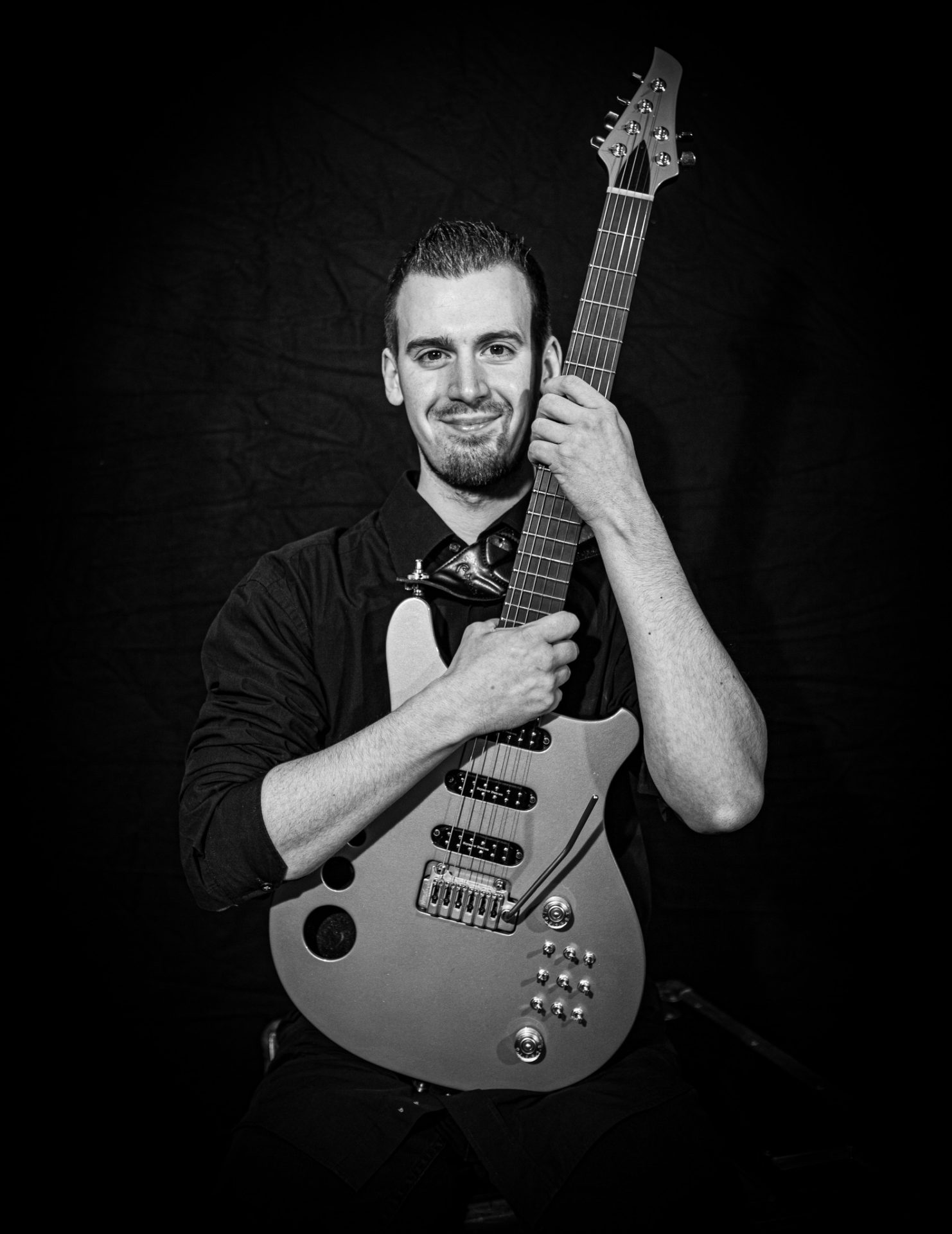 Portrait von Gitarrenlehrer und Dozent Nico Braband