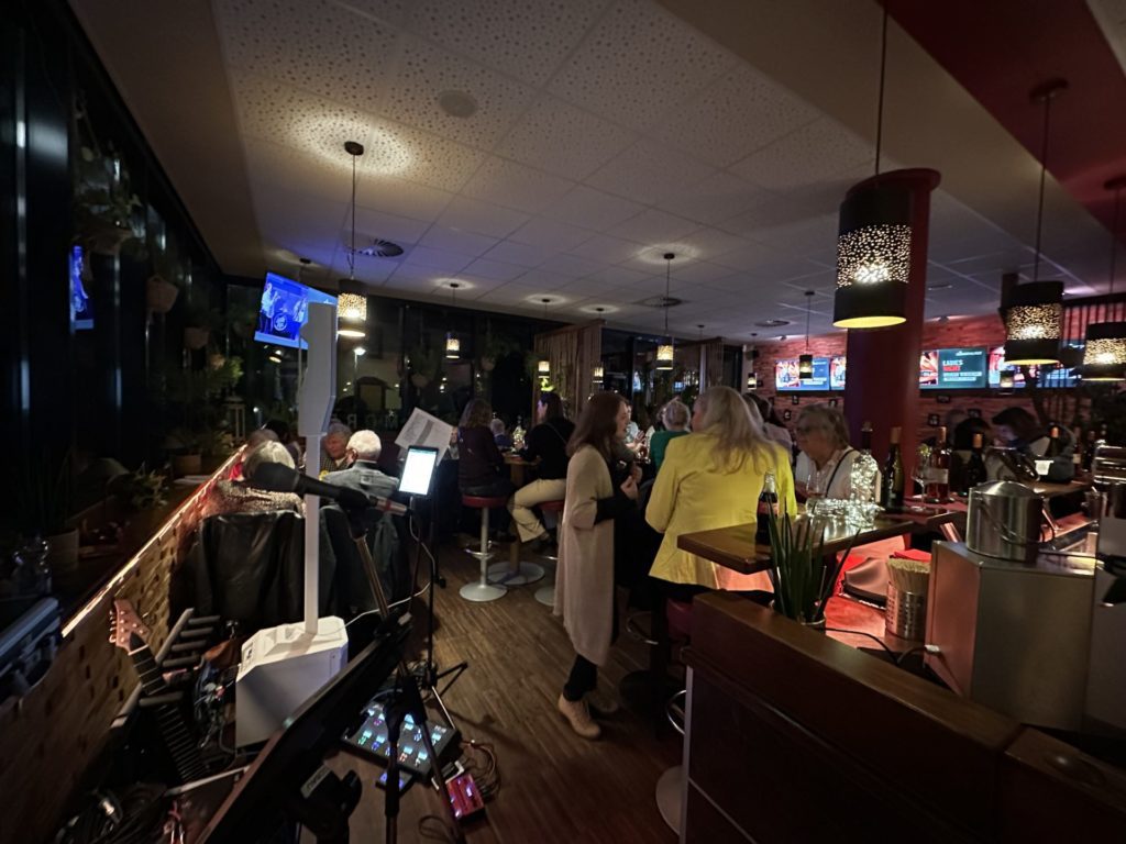 Kino Vino im Bistro des Kinopalastes in Daun. 70 Besucher